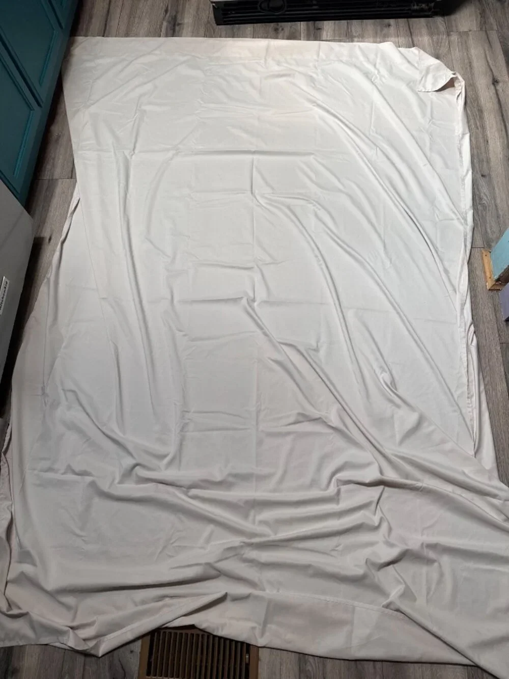 Massage Table Spa Top Oversized Sheet Soft Cream Color Lightweight 66" x 92" (1 - Picture 2 of 10